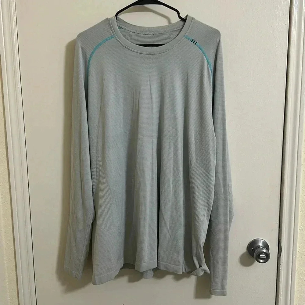 EUC Lululemon Metal Vent‎ Tech Long Sleeve